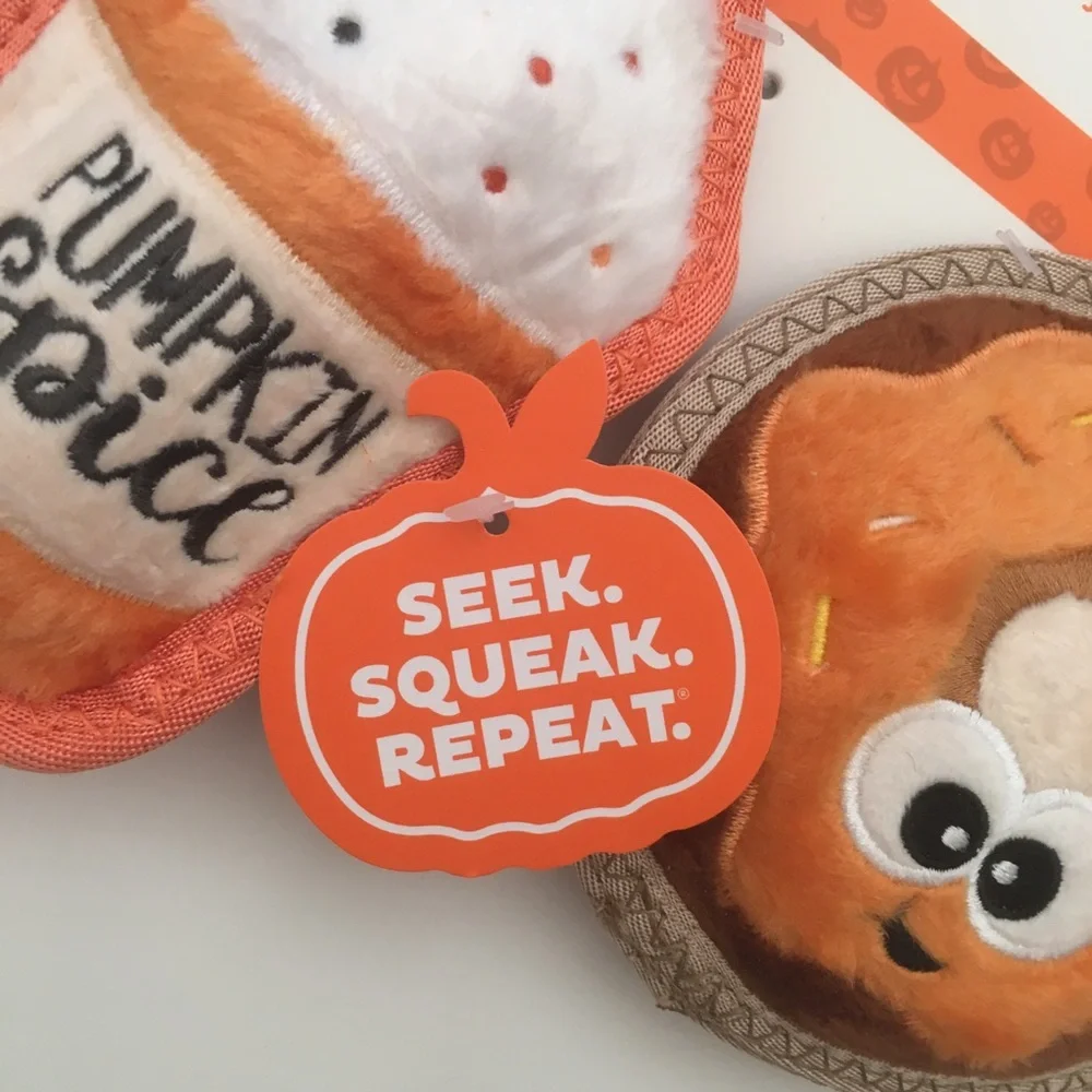 Dog Toys Outward Hound Tough Skinz Durable Squeaker No Mess NEW Pumpkin Spice